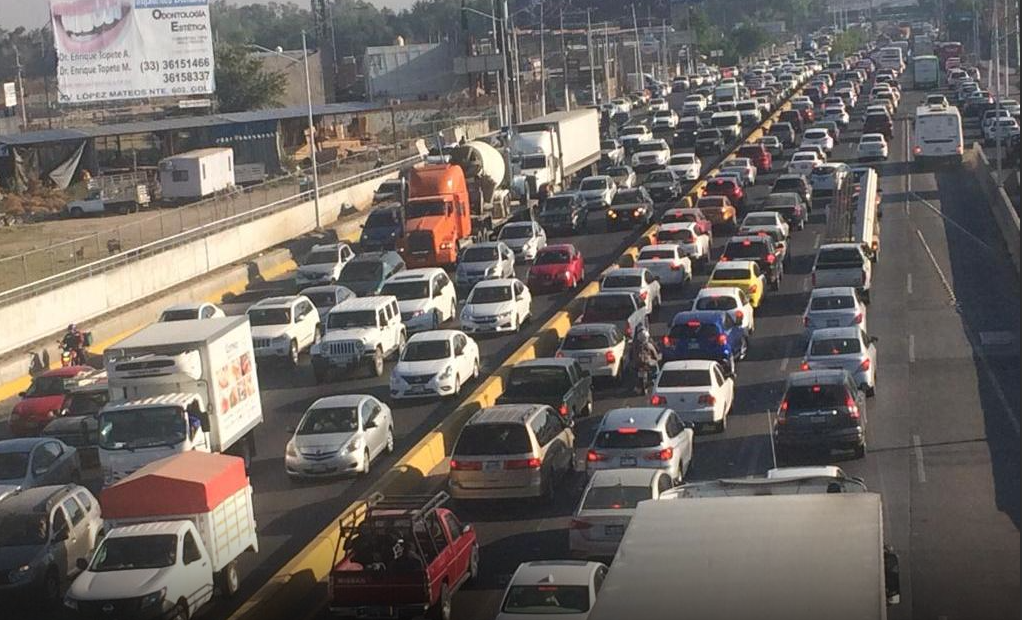 Imagen de avenida López Mateo congestionada